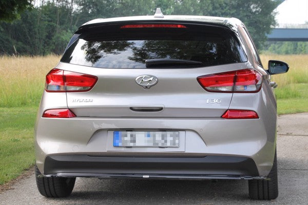 Maxton Central Rear Splitter (Without Vertical Bars) Hyundai I30 Mk3 Hatchback - Gloss Black