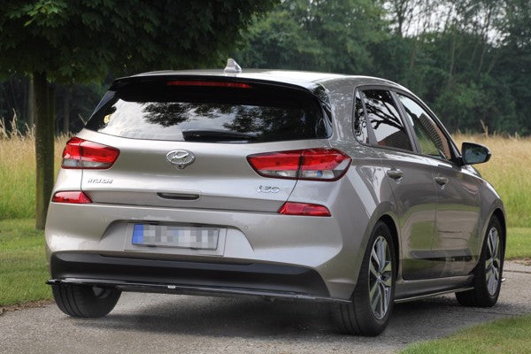 Maxton Central Rear Splitter (Without Vertical Bars) Hyundai I30 Mk3 Hatchback - Gloss Black