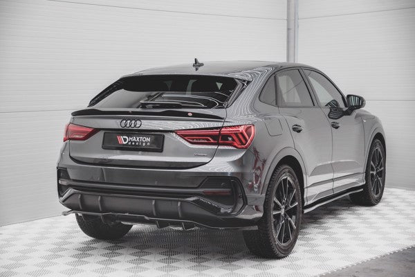 Maxton Central Rear Splitter (With Vertical Bars) Audi Q3 Sportback S-Line - Gloss Black