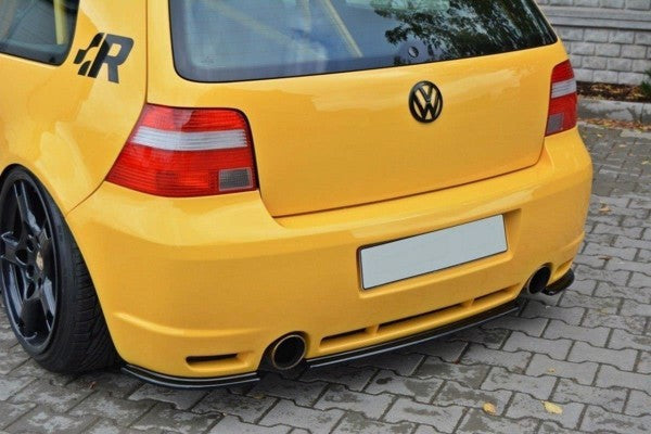 Maxton Central Rear Splitter VW Golf Iv R32 - Gloss Black