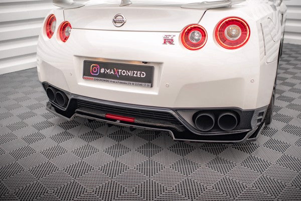 Maxton Central Rear Splitter (With Vertical Bars) Nissan Gtr R35 Facelift - Gloss Black