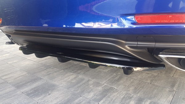 Maxton Central Rear Splitter (With Vertical Bars) Lexus Rc - Gloss Black