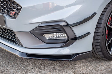 Maxton Front Splitter V.5 Ford Fiesta Mk8 St / St-Line - Gloss Black