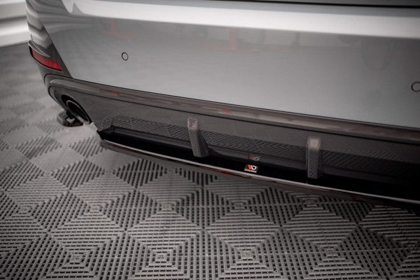 Maxton Central Rear Splitter For BMW 4 Gran Coupe M-Pack G26 - Gloss Black
