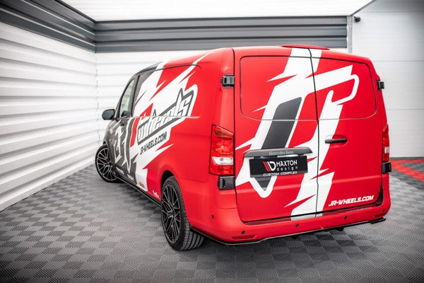 Maxton Central Rear Splitter (With Vertical Bars) Mercedes-Benz VIto W447 Facelift - Gloss Black