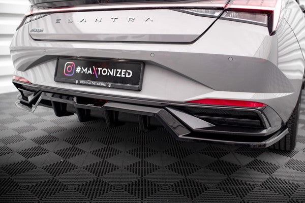 Maxton Central Rear Splitter (With Vertical Bars) Hyundai Elantra Mk7 - Gloss Black