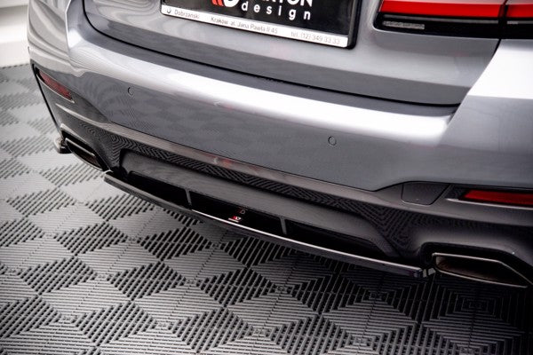 Maxton Central Rear Splitter BMW 5 G30 Facelift M-Pack - Gloss Black