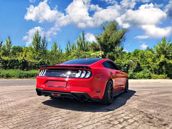 Maxton Side Skirts Diffusers Ford Mustang Mk. 6 Facelift - Gloss Black