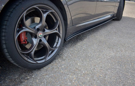 Maxton Side Skirts Diffusers Alfa Romeo Giulia Veloce - Gloss Black