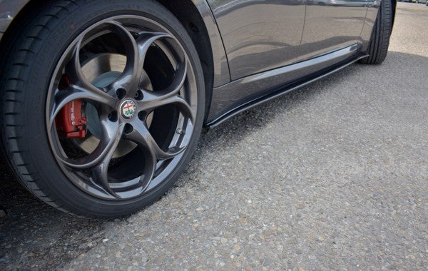 Maxton Side Skirts Diffusers Alfa Romeo Giulia Veloce - Gloss Black