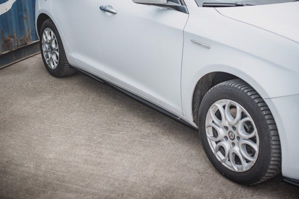 Maxton Side Skirts Diffusers Alfa Romeo Giulietta Facelift - Gloss Black