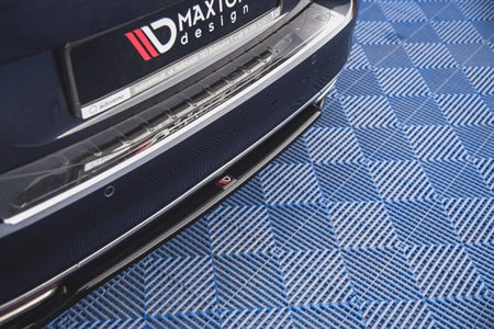 Maxton Central Rear Splitter Volkswagen Passat B8 - Gloss Black