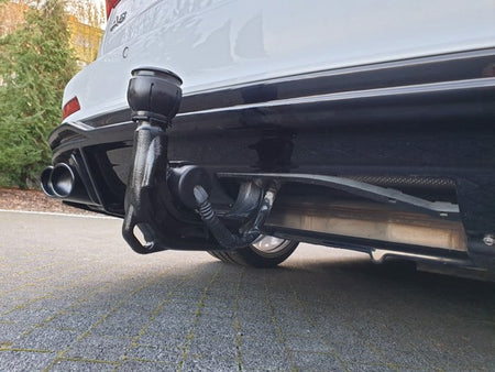 Sort Maxton bagdiffuser med imitation af udstødningsender til Audi A6 C8 S-Line, designet til at forbedre bilens aerodynamik og 