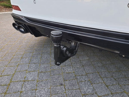 Sort Maxton bagdiffuser med imitation af udstødningsender til Audi A6 C8 S-Line, designet til at forbedre bilens aerodynamik og 