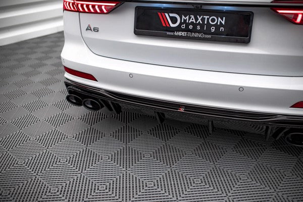 Sort Maxton bagdiffuser med imitation af udstødningsender til Audi A6 C8 S-Line, designet til at forbedre bilens aerodynamik og 