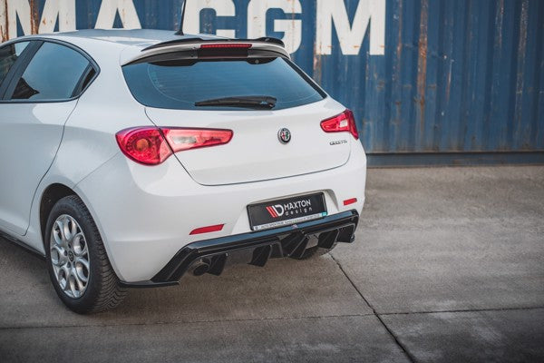 Maxton Spoiler Cap Alfa Romeo Giulietta Facelift - Gloss Black