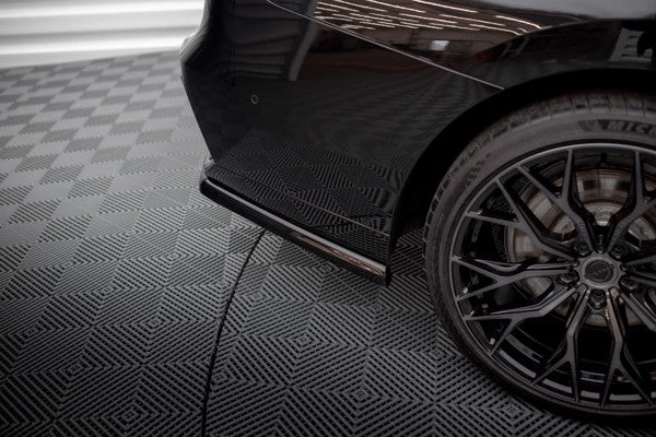 Maxton Central Rear Splitter (With Vertical Bars) BMW 7 M-Pack G70 - Gloss Black