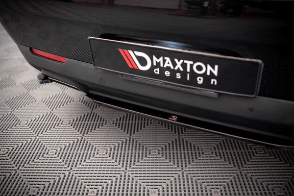 Maxton Central Rear Splitter For Dodge Challenger Rt Mk3 Facelift - Gloss Black
