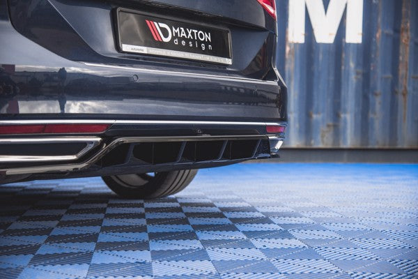 Maxton Central Rear Splitter (With Vertical Bars) Volkswagen Passat B8 - Gloss Black