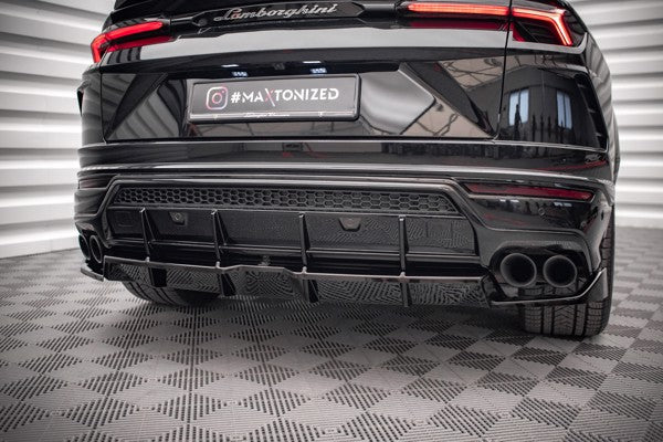 Maxton Central Rear Splitter (With Vertical Bars) Lamborghini Urus Mk1