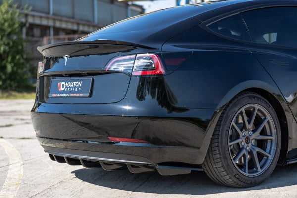 Maxton Rear Valance Tesla Model 3 - Gloss Black