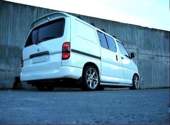 Maxton Rear Spoiler Toyota Hiace - Not primed