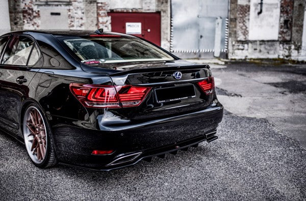 Maxton Central Rear Splitter (With Vertical Bars) Leuxs Ls Mk4 Facelift - Gloss Black