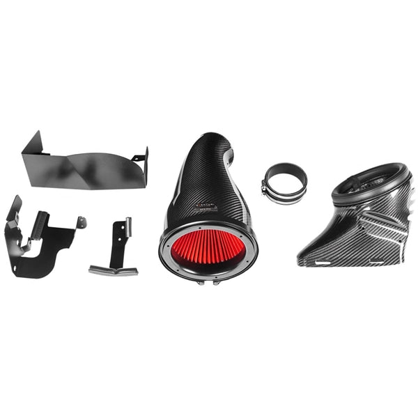 Eventuri Intake i kulfiber til Mercedes W177/C118 A45/A45S med rød luftfilter og monteringsdele på hvid baggrund.