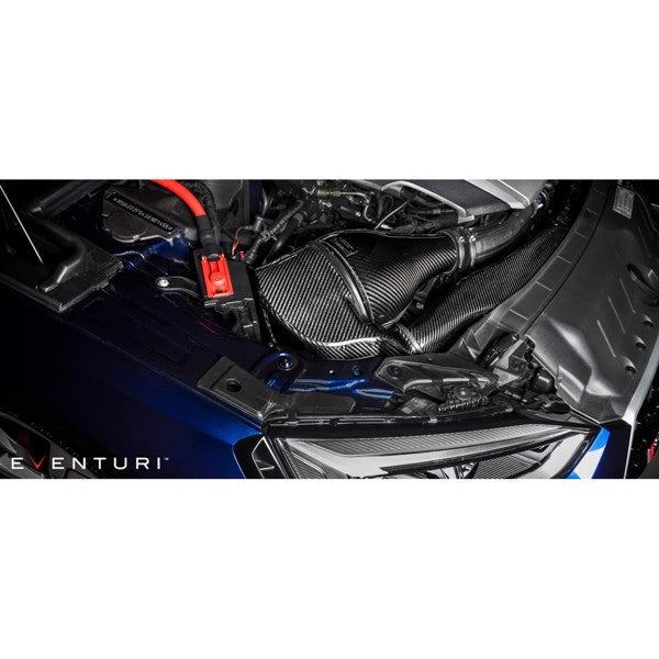 Sort Eventuri carbon intake system med sekundær kanal til Audi B9 RS5/RS4, inklusive luftfilter og monteringsbeslag, vist mod hv
