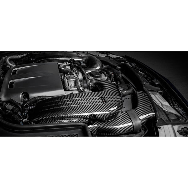 Eventuri carbon indsugningssystem til Mercedes X205 C63/C63S AMG varianter med højtydende luftfiltre og kulfiber komponenter.