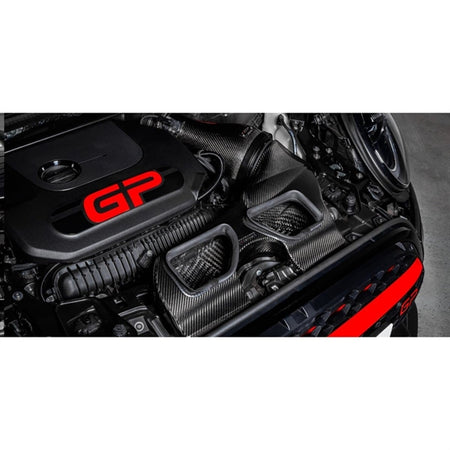 Eventuri carbon fiber indsugningssystem til Mini JCW GP3, Clubman og JCW 306HP med sort finish og rød filterindsats