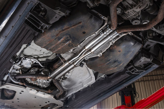 Scorpion mellemrør til Range Rover Sport SVR 5.0 V8 – ikke-resoneret, set nedefra