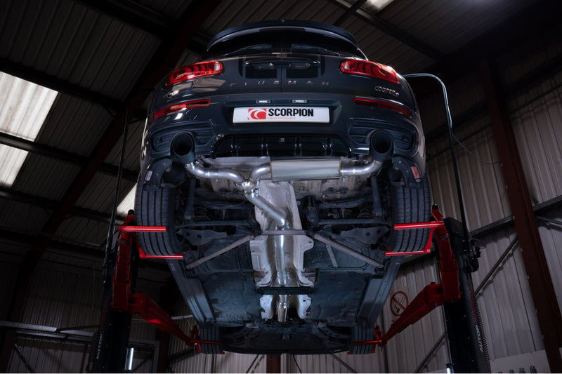Scorpion cat-back udstødning til Mini Clubman F54 Cooper S – resoneret, Daytona Ceramic, set nedefra