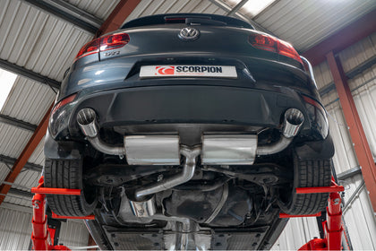 Scorpion cat-back udstødning til VW MK6 Golf GTI – resoneret, Daytona, set nedefra