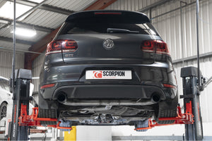 Scorpion cat-back udstødning til VW MK6 Golf GTI – resoneret, Daytona Ceramic, set bagfra