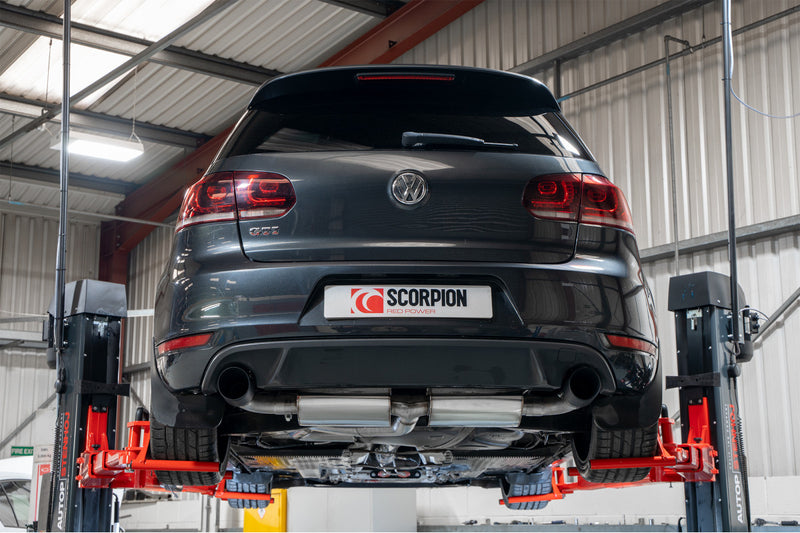 Scorpion cat-back udstødning til VW MK6 Golf GTI – ikke-resoneret, Daytona Ceramic, set bagfra
