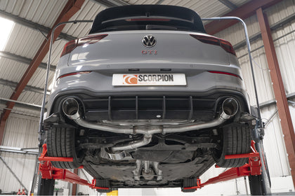 Scorpion GPF-back udstødning til VW MK8 Golf GTI Clubsport, Daytona, set nedefra