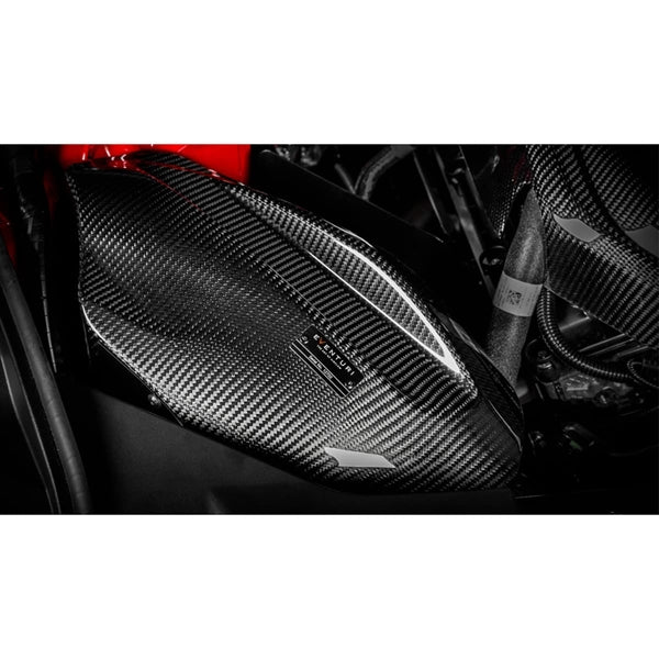 Eventuri Carbon Intake sæt til Toyota Supra MK5 3.0 B58 med kulfiber luftkanal, rør og rød luftfilter.