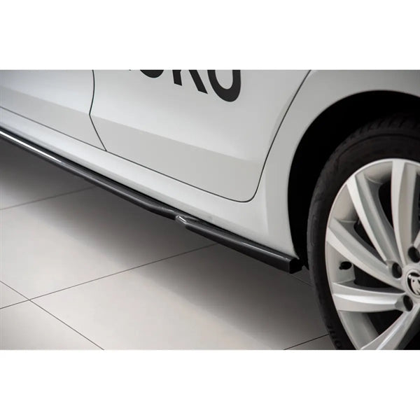 eng_pl_Side-Skirts-Diffusers-V-2-Skoda-Octavia-Mk4-10547_1
