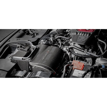 Eventuri Black Carbon intake system til Honda Civic FK8 Type R med carbon fiber komponenter og rød luftfilter