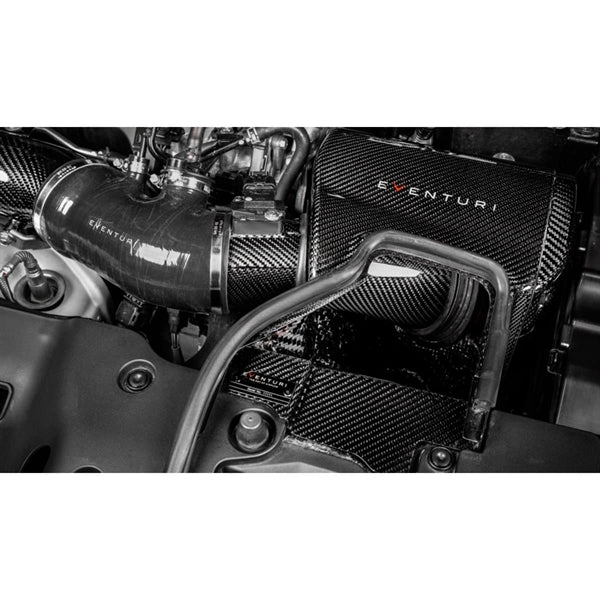 Eventuri Black Carbon intake system til Honda Civic FK8 Type R med carbon fiber komponenter og rød luftfilter