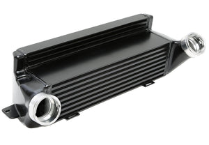 TA-Technix Intercooler BMW X1 – Sølv intercooler bred fra siden