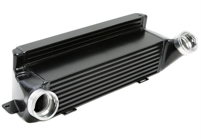 TA-Technix Intercooler BMW X1 – Sølv intercooler bred fra siden