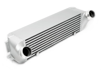 TA-Technix Intercooler - BMW 4-Serie F32 – Sølv intercooler med tilslutningsdele øverst