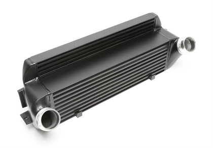 TA-Technix Intercooler BMW 1-Serie F20,F21 – Sort intercooler kantet med tilslutninger