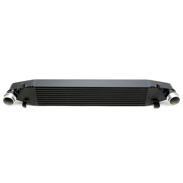 TA-Technix intercooler til Mercedes Benz E-Klasse i sort med alu-tilslutninger og effektiv varmeafledning