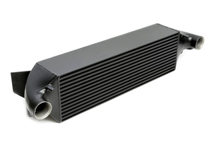 TA-Technix Intercooler Volvo V40 – Intercooler med sorte sidestykker og finner
