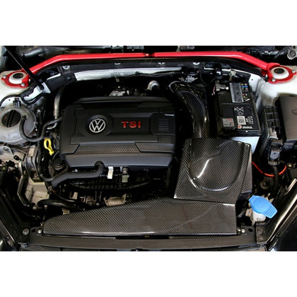 TA Technix Carbon Air Intake VW Arteon 3H – Motor rødt cover detalje visning