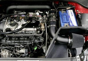 TA-Technix Air Intake Kit VW New Beetle – Filteranlæg monteret på motor