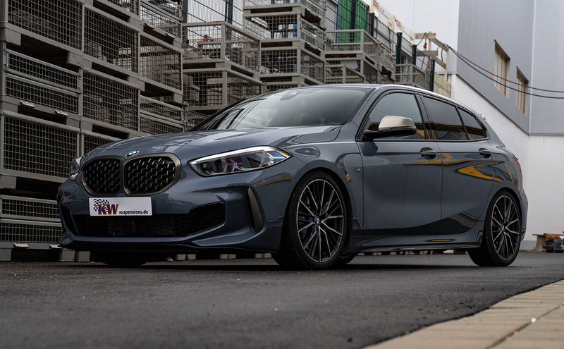 BMW 1er type F40 med KW-undervogn